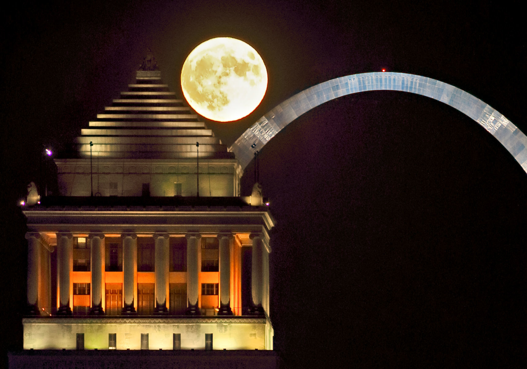 Harvest Moon over St. Louis 2019